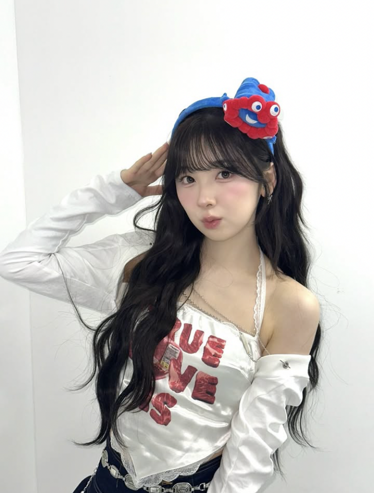 Latest photo of Miihi (NiziU)