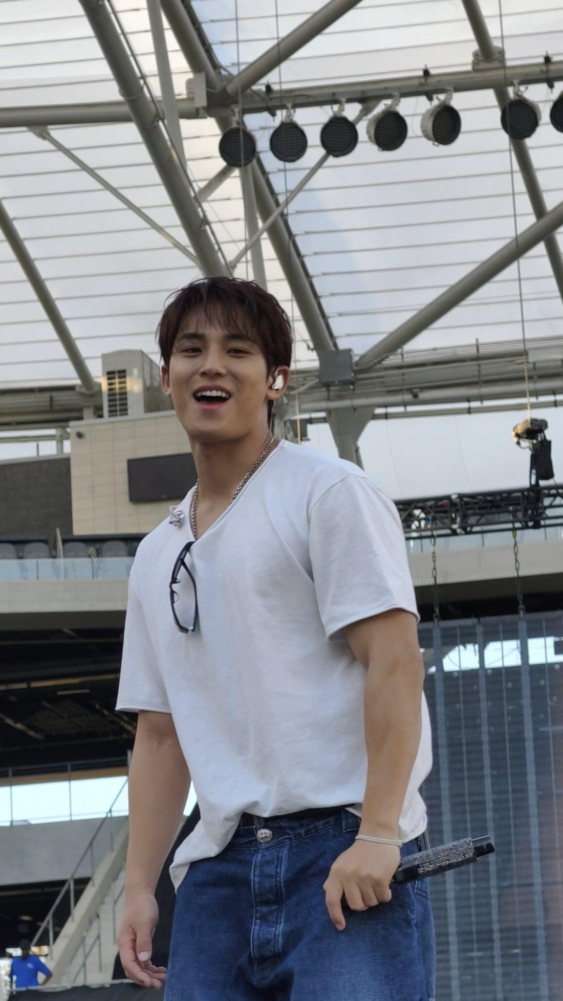 Latest photo of Mingyu (SEVENTEEN)
