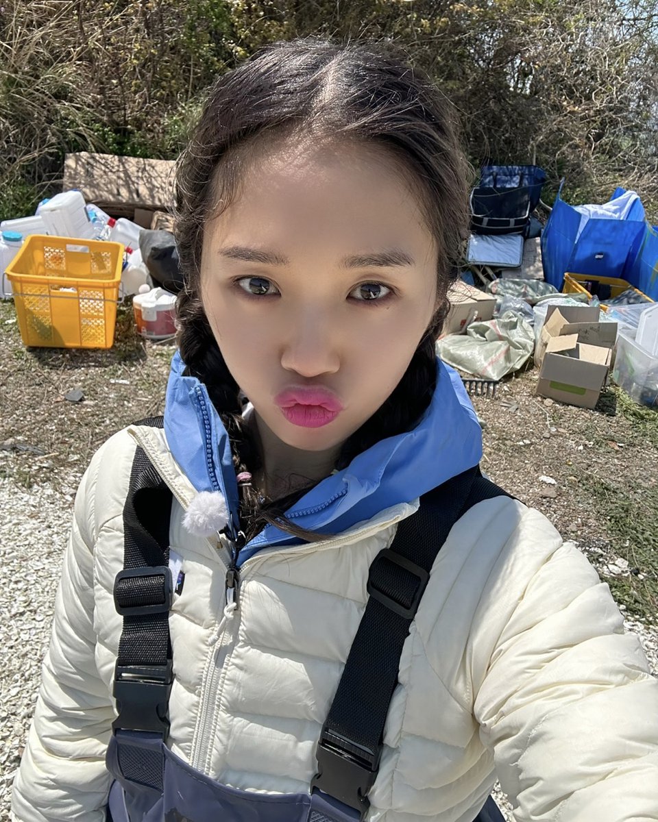 Recent activity shot of OH MY GIRL