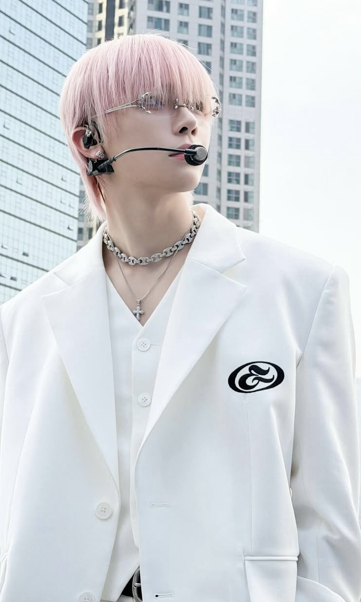 Latest photo of Nicholas (&TEAM)