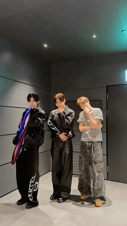 Behind-the-scenes cut of Hwang Minhyun