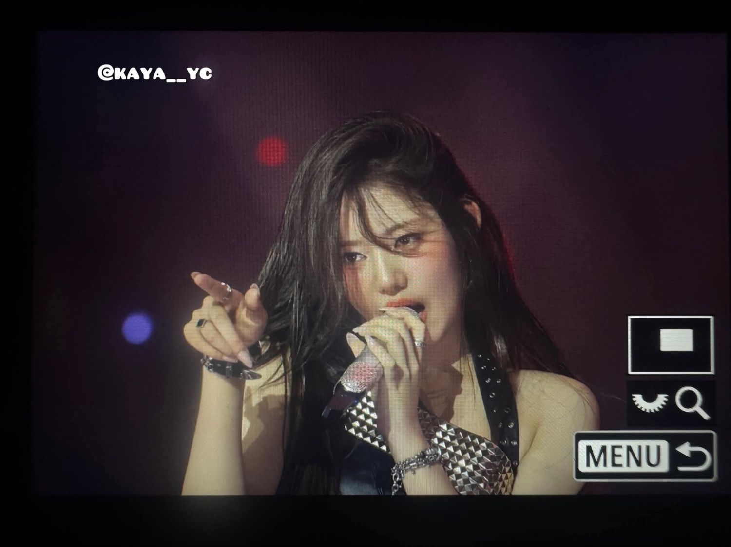Behind-the-scenes cut of Rora (BABYMONSTER)