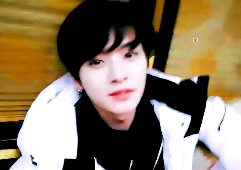 Behind-the-scenes cut of Lee Know (Stray Kids)
