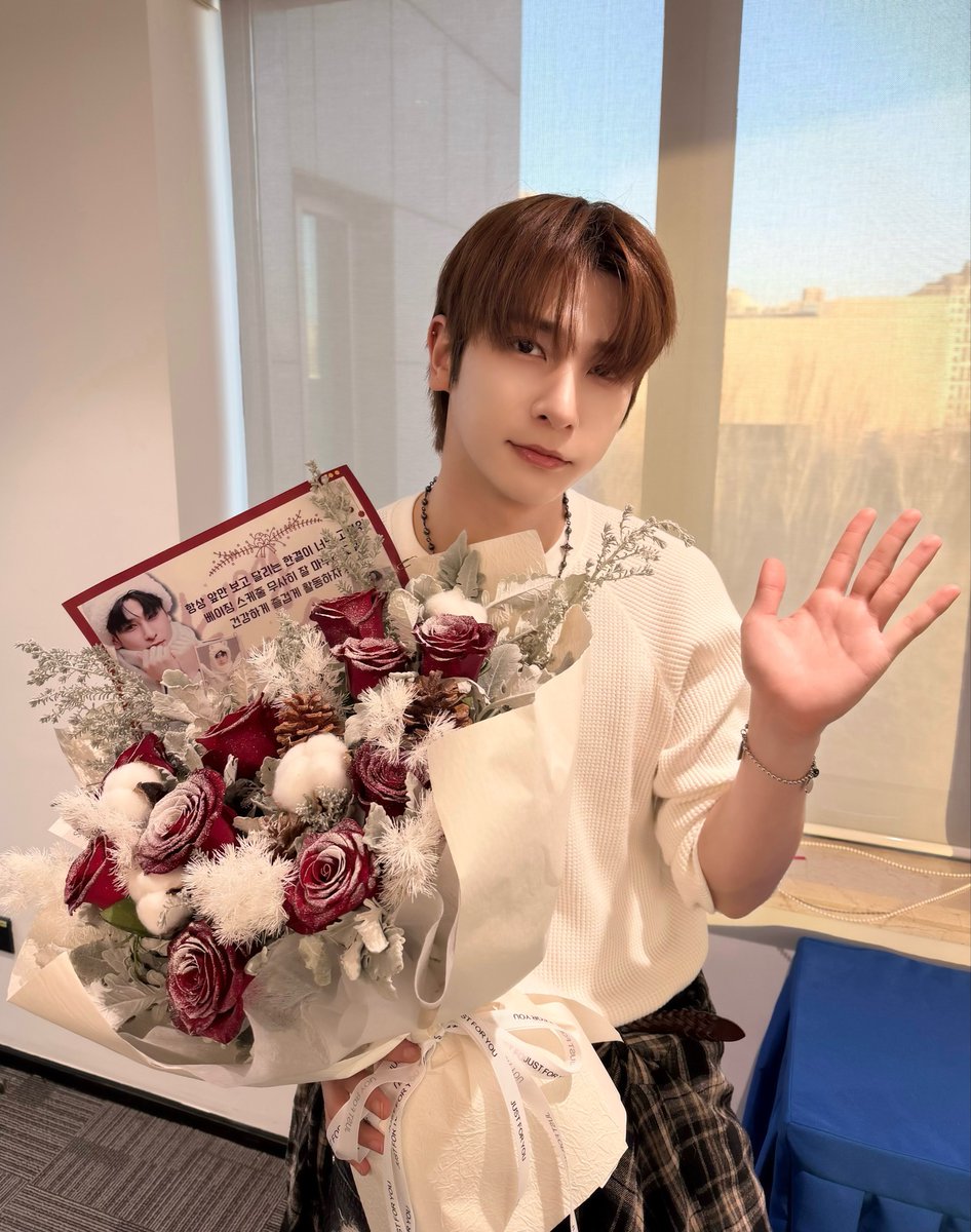 A moment captured by BAE173's fan