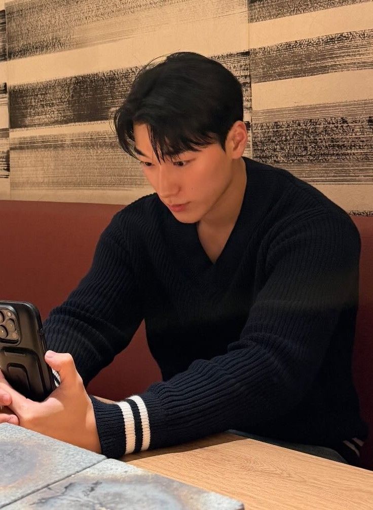 Behind-the-scenes cut of San (ATEEZ)