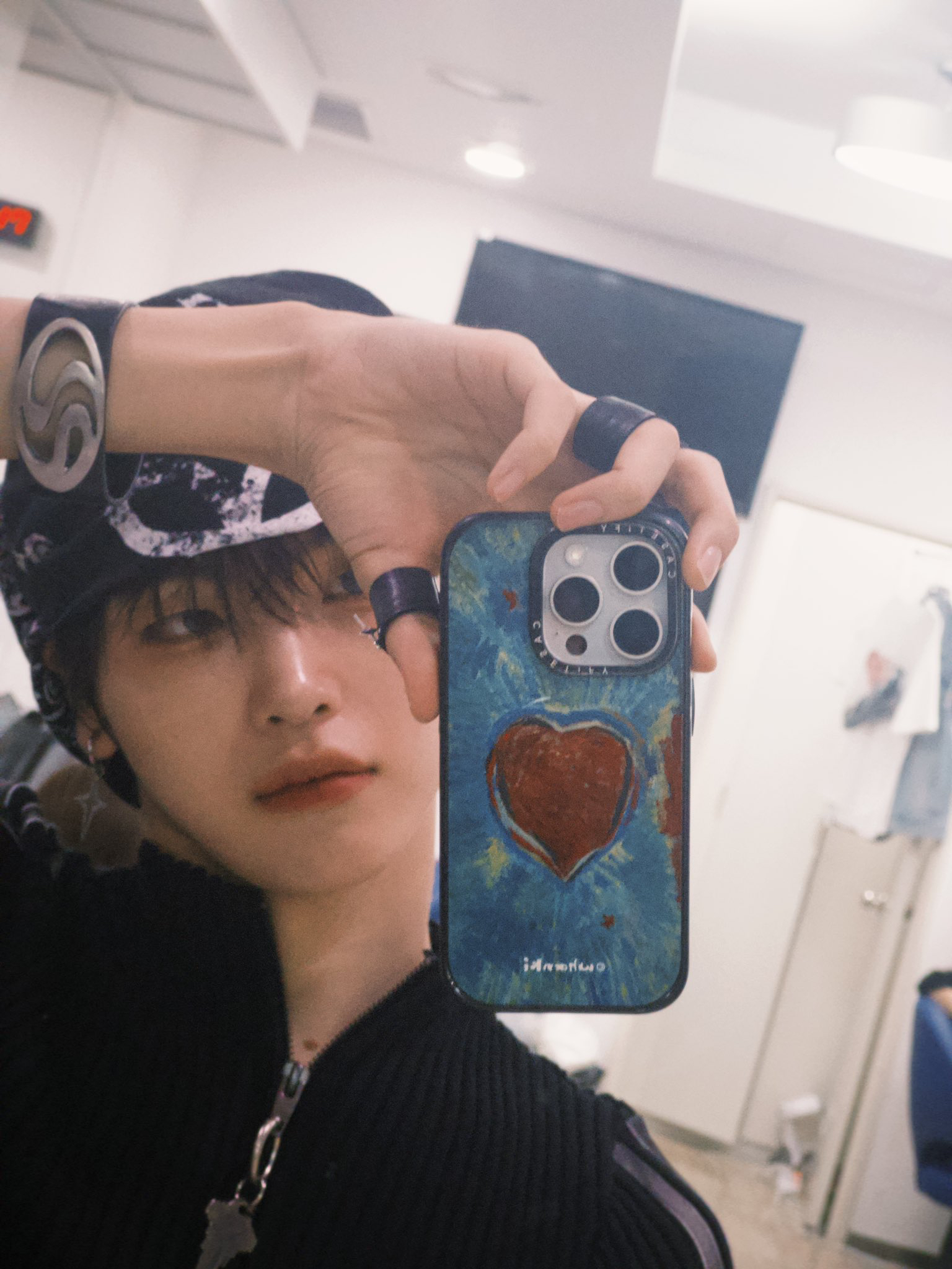 Recent activity shot of Hyeongjun (CRAVITY)