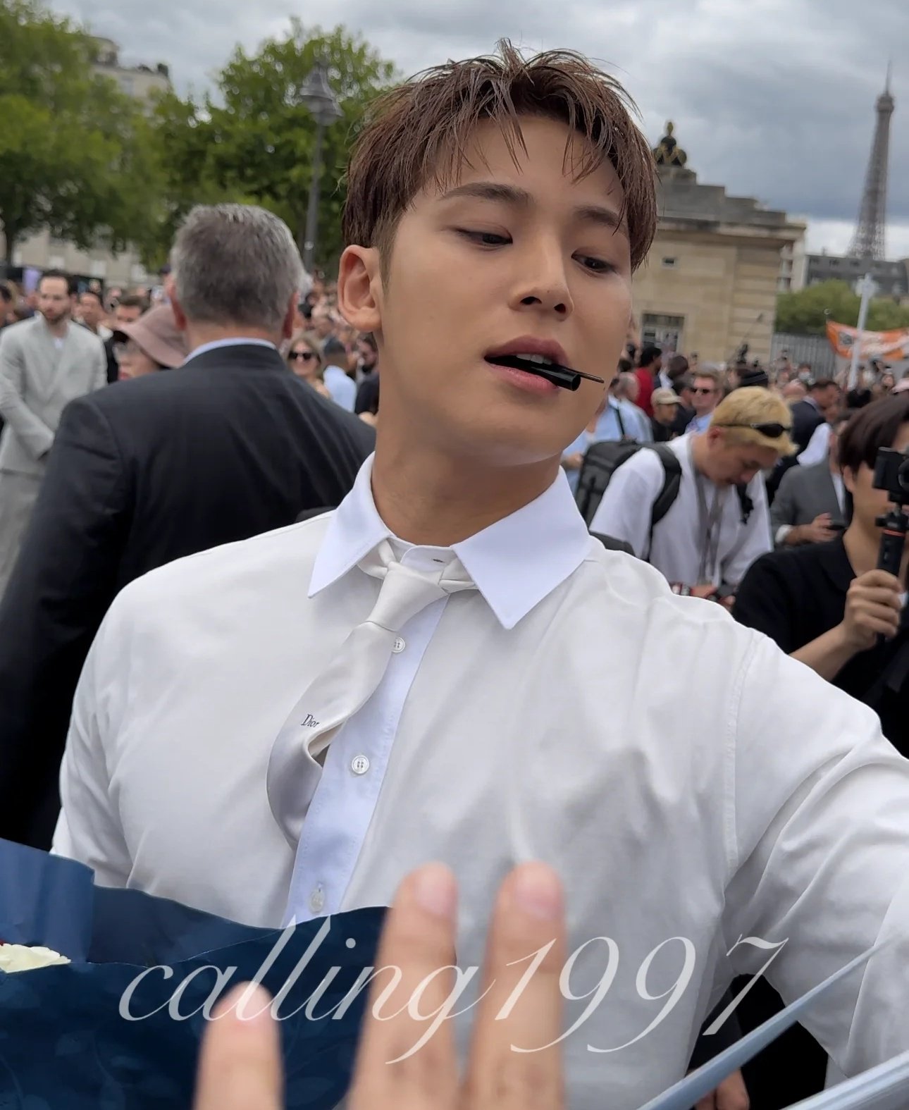 A moment captured by Mingyu (SEVENTEEN)'s fan