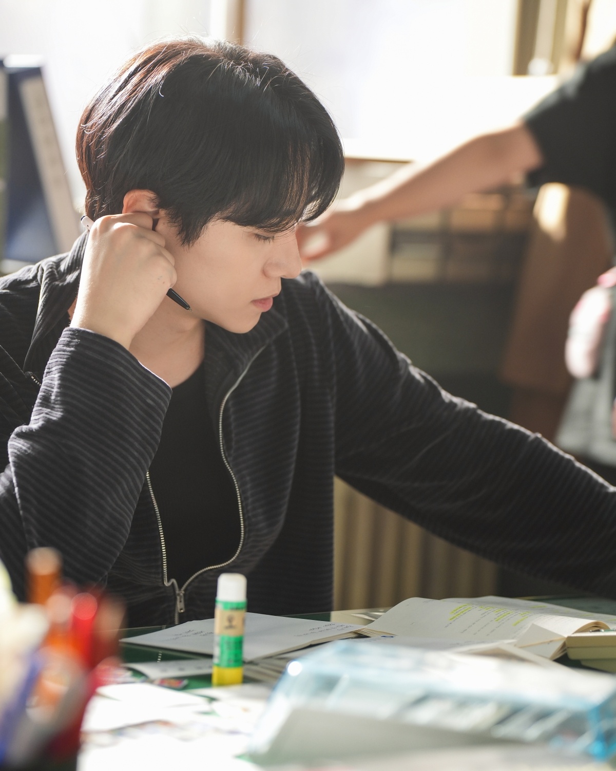 Behind-the-scenes cut of Junho (2PM)