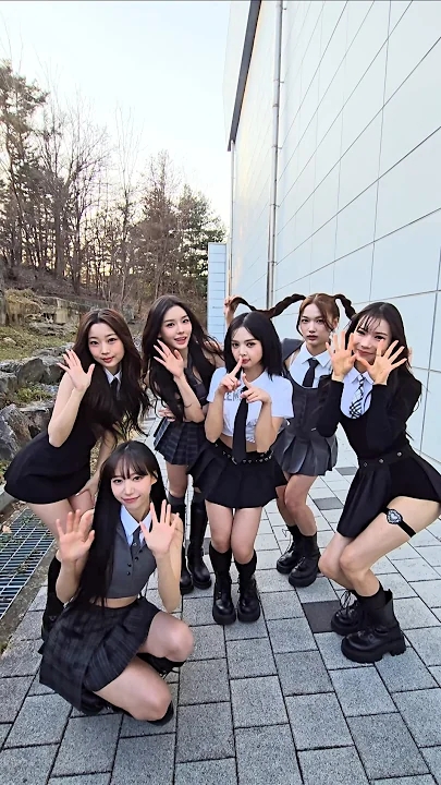 Foto aktivitas terbaru SECRET NUMBER