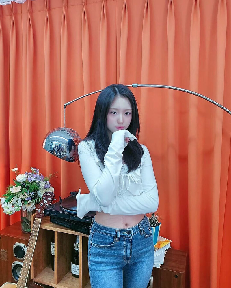 Recent activity shot of Yeseo (MADEIN)