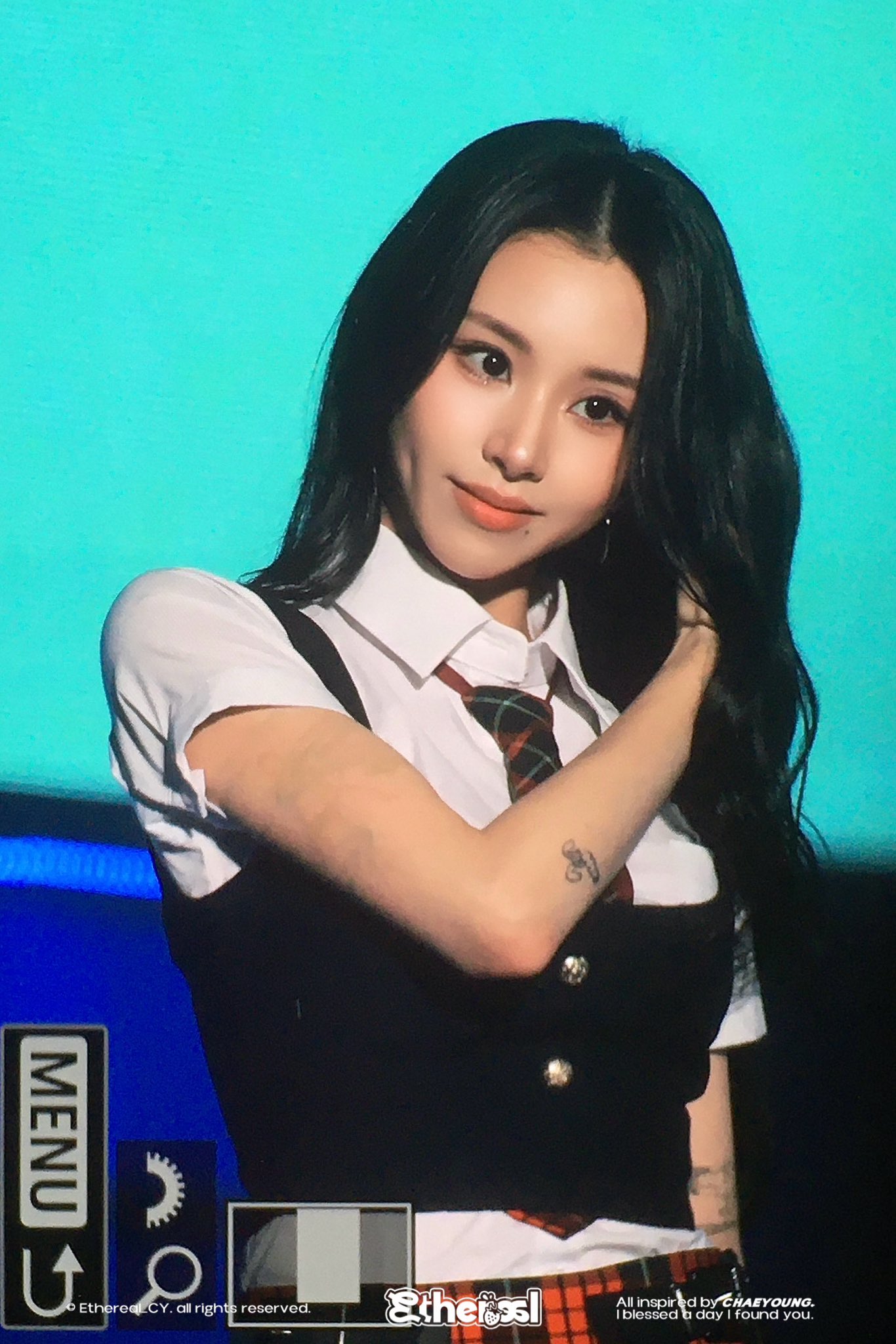 Behind-the-scenes cut of TWICE