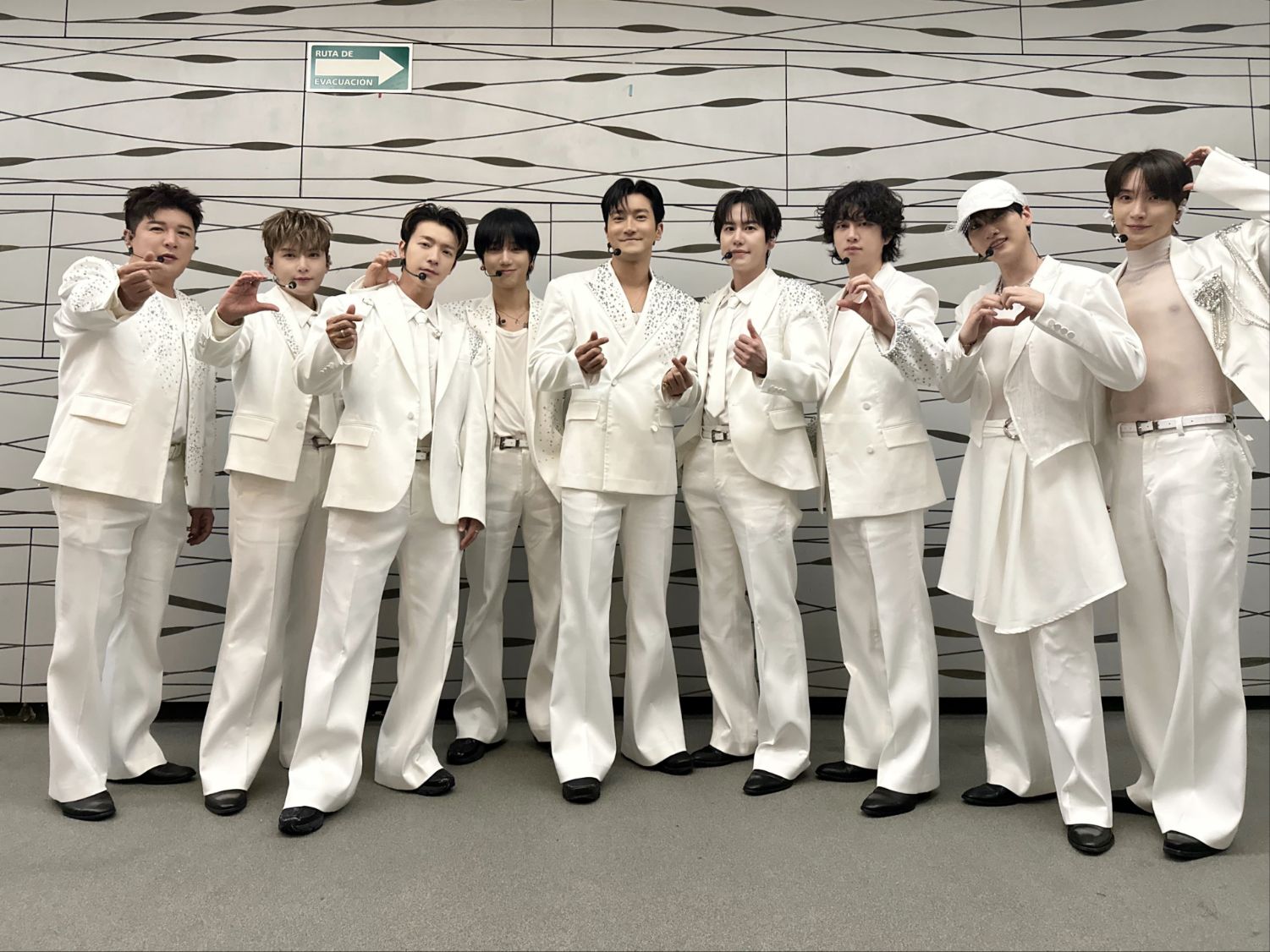 Must-see popular post of 슈퍼주니어, your favorite