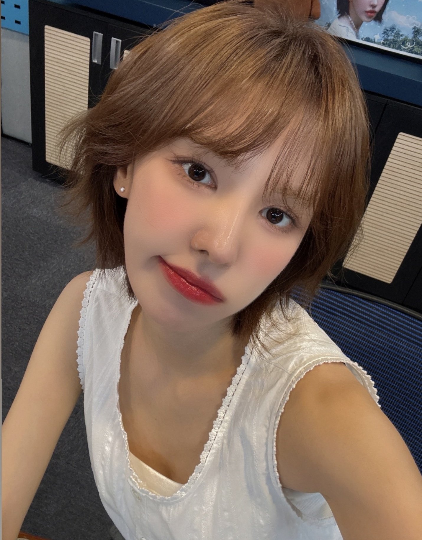 Behind-the-scenes cut of Wendy (Red Velvet)