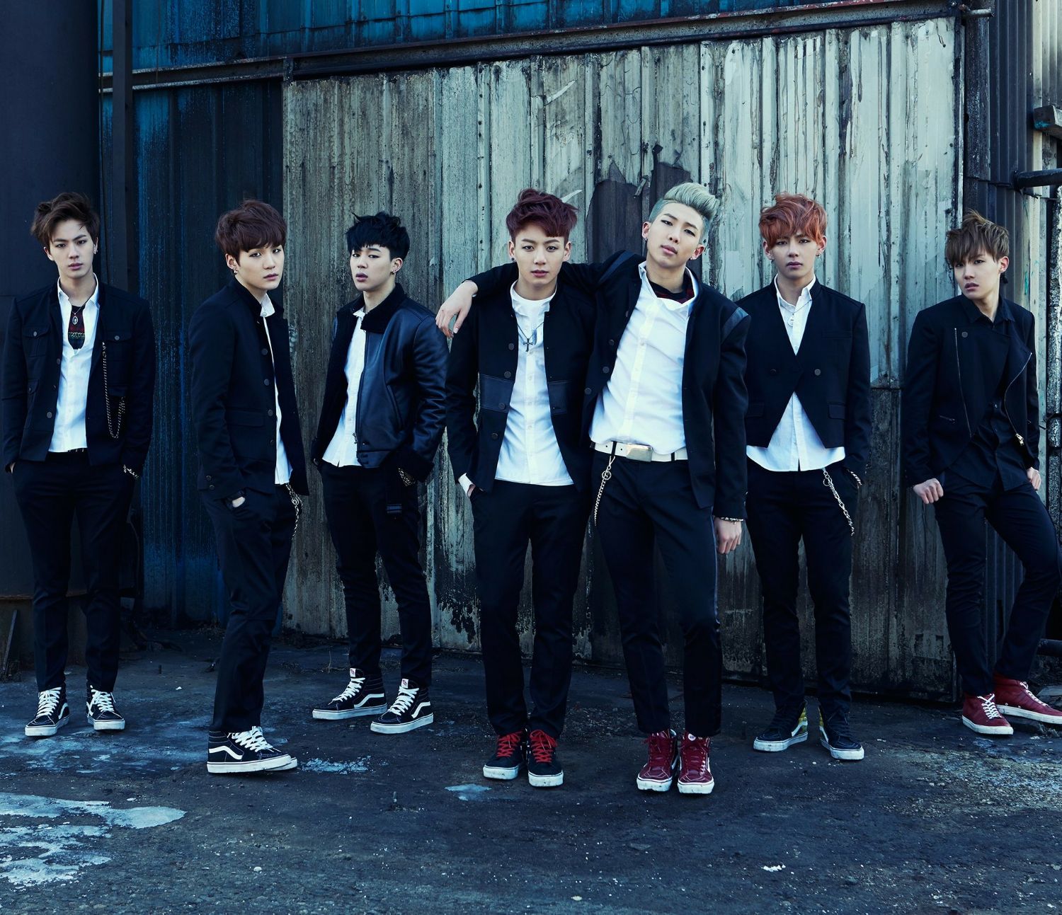 Behind-the-scenes cut of BTS