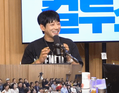 Behind-the-scenes cut of Hwang Chiyeol