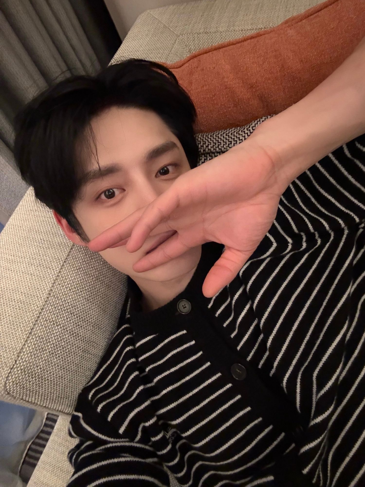 金地雄 (ZEROBASEONE)的幕后花絮