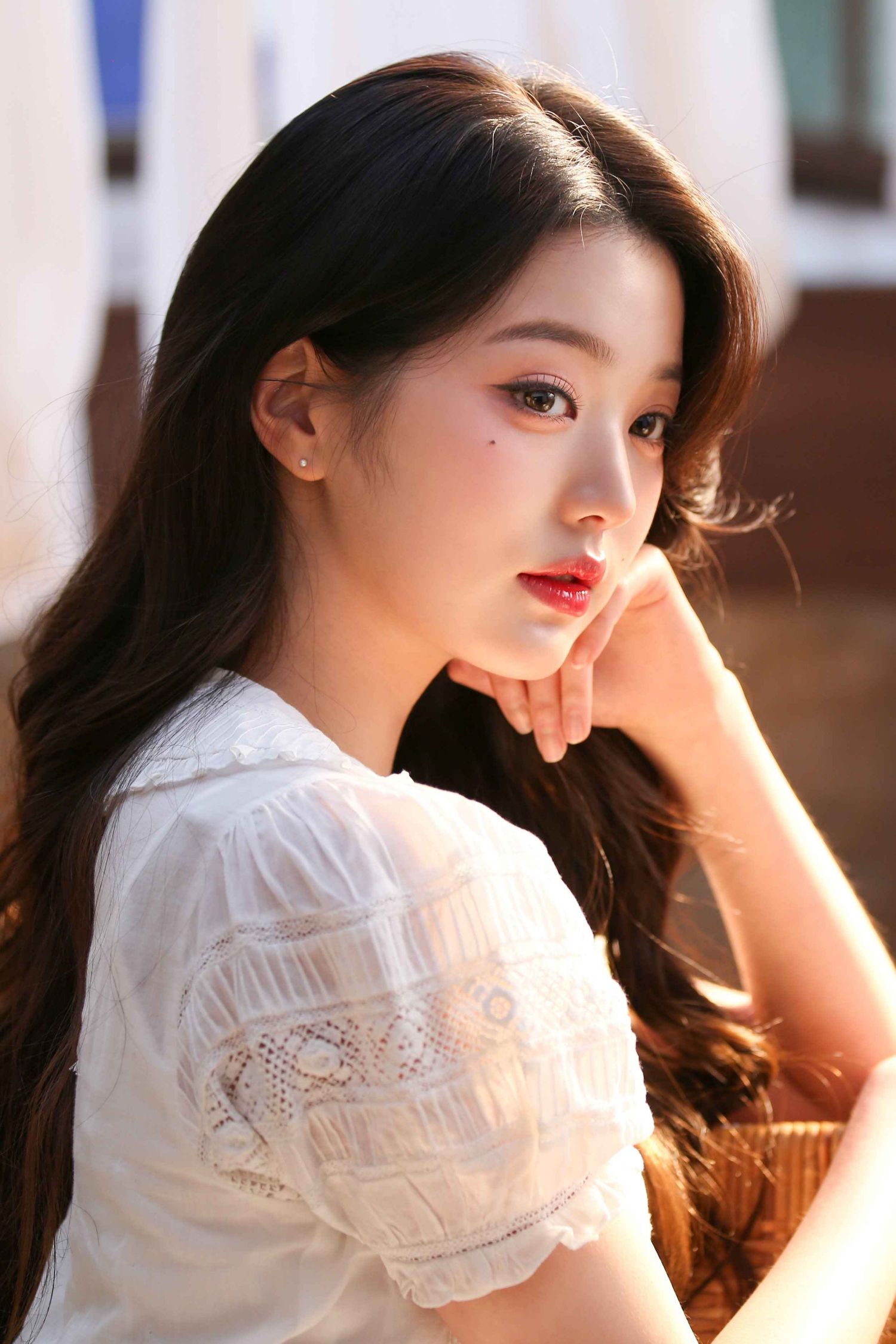 Behind-the-scenes cut of IZ*ONE