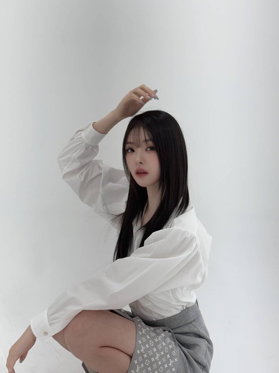 Recent activity shot of tripleS