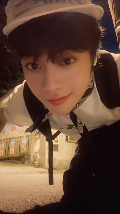 Momen yang diabadikan oleh penggemar Hanbin (TEMPEST)