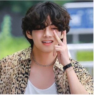 Latest photo of V (BTS)
