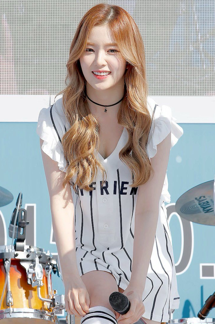 Behind-the-scenes cut of Irene (Red Velvet)