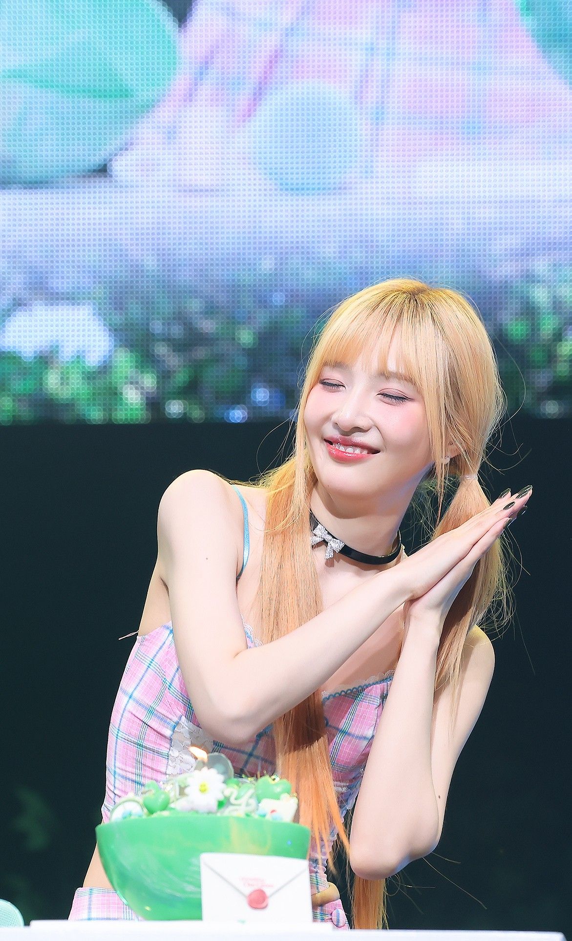 Behind-the-scenes cut of Joy (Red Velvet)