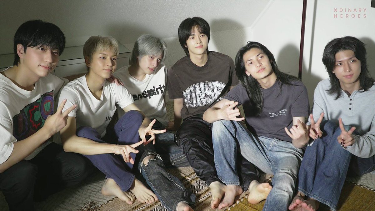 Behind-the-scenes cut of Xdinary Heroes