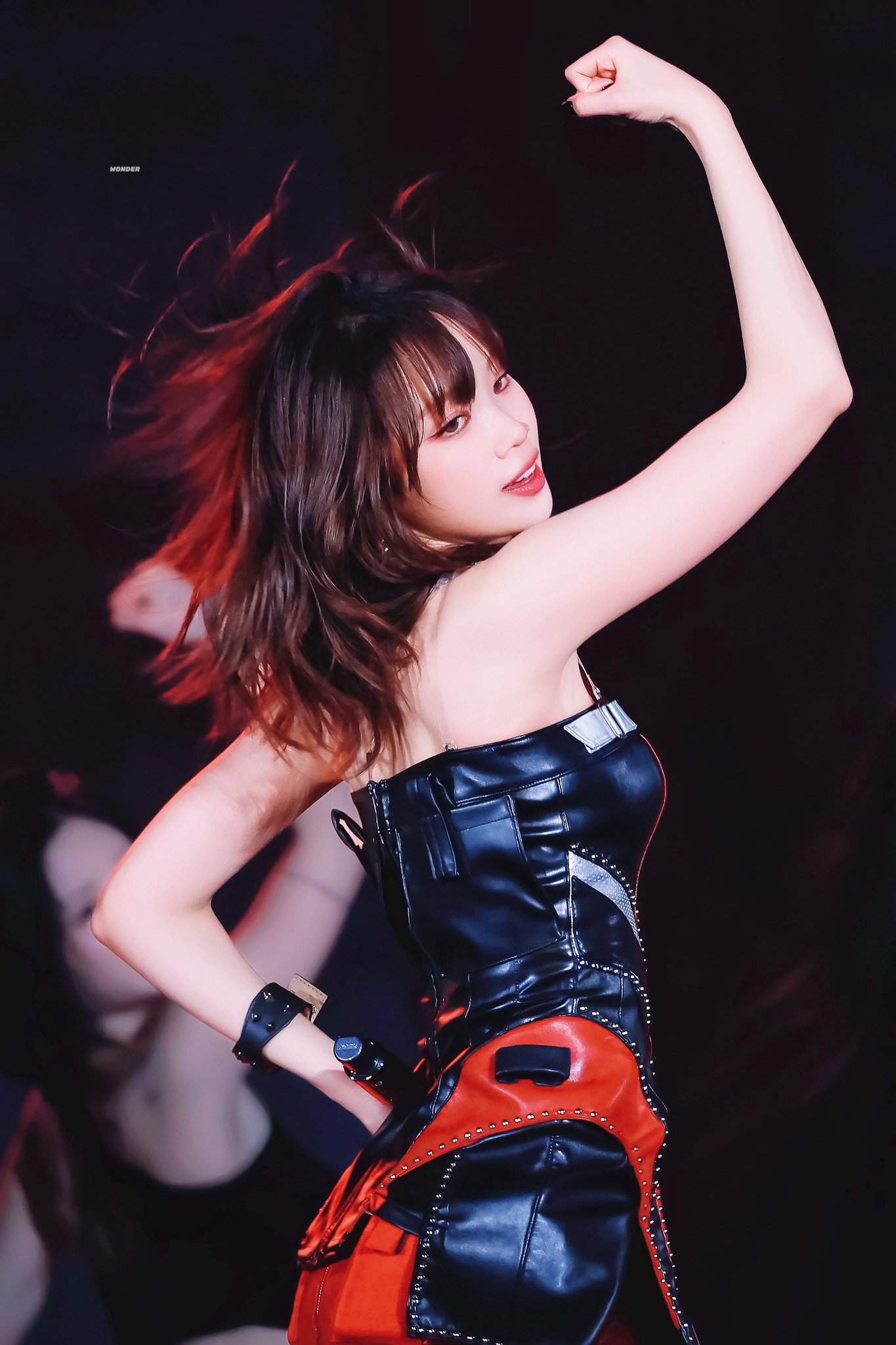 A moment captured by Kim Chaewon (LE SSERAFIM)'s fan