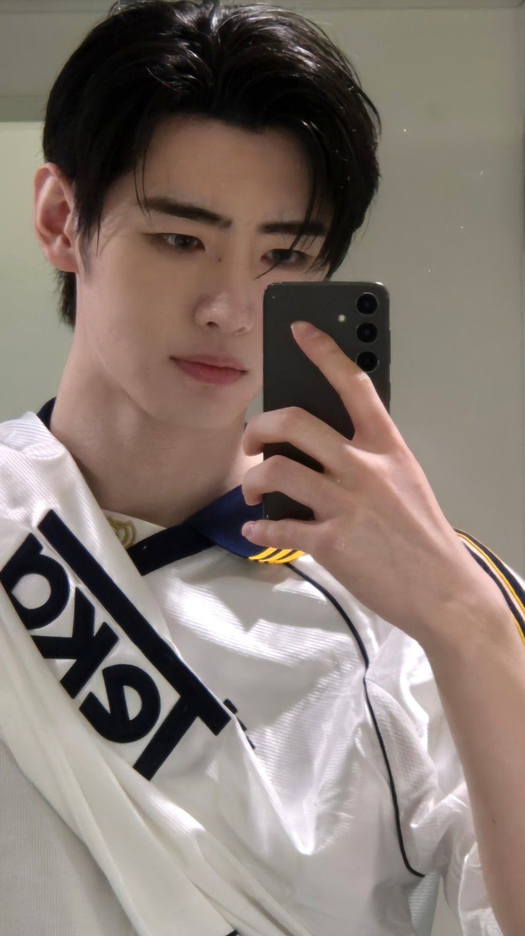 Recent activity shot of Sunghoon (ENHYPEN)