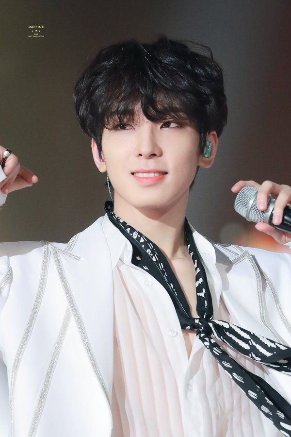 Behind-the-scenes cut of Wonwoo (SEVENTEEN)