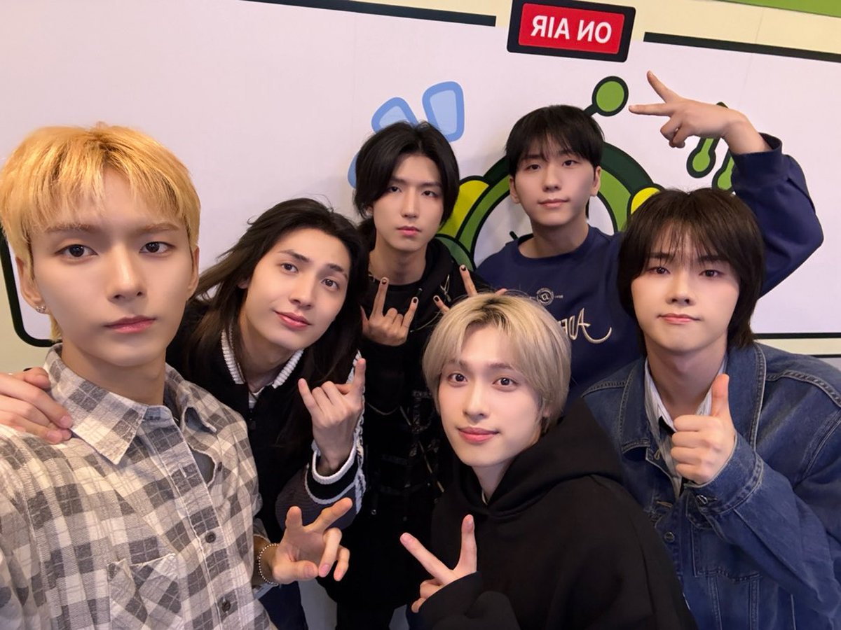 Behind-the-scenes cut of Xdinary Heroes