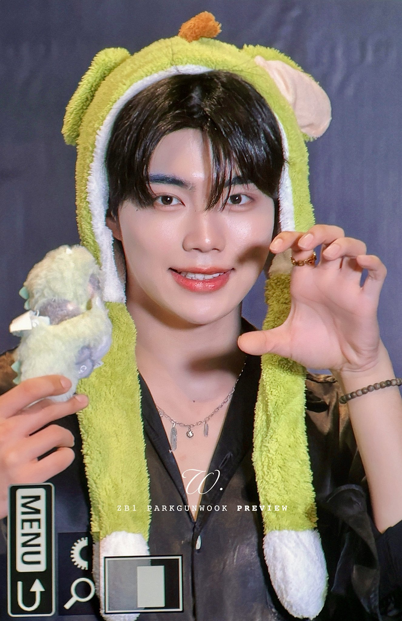 A moment captured by Park Gunwook (ZEROBASEONE)'s fan