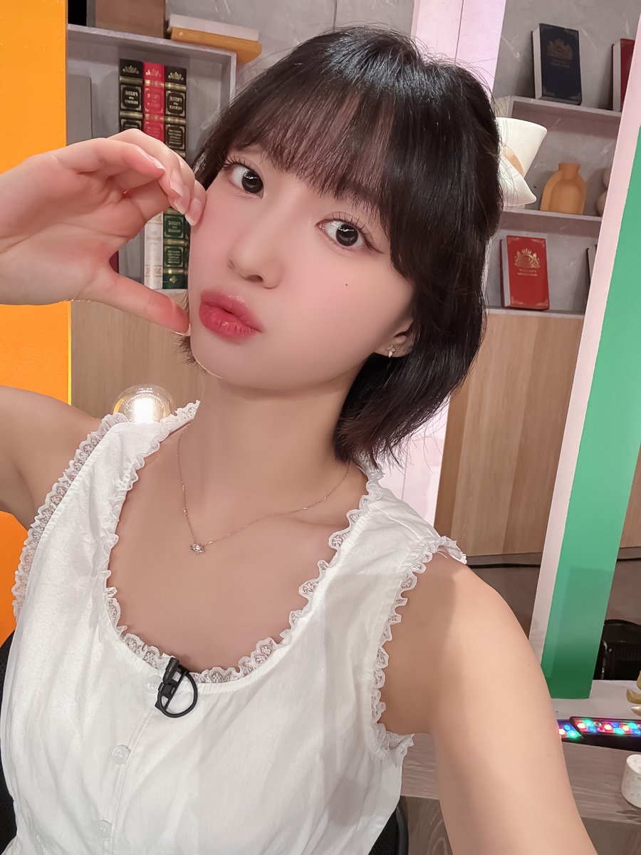 Potret di balik layar OH MY GIRL