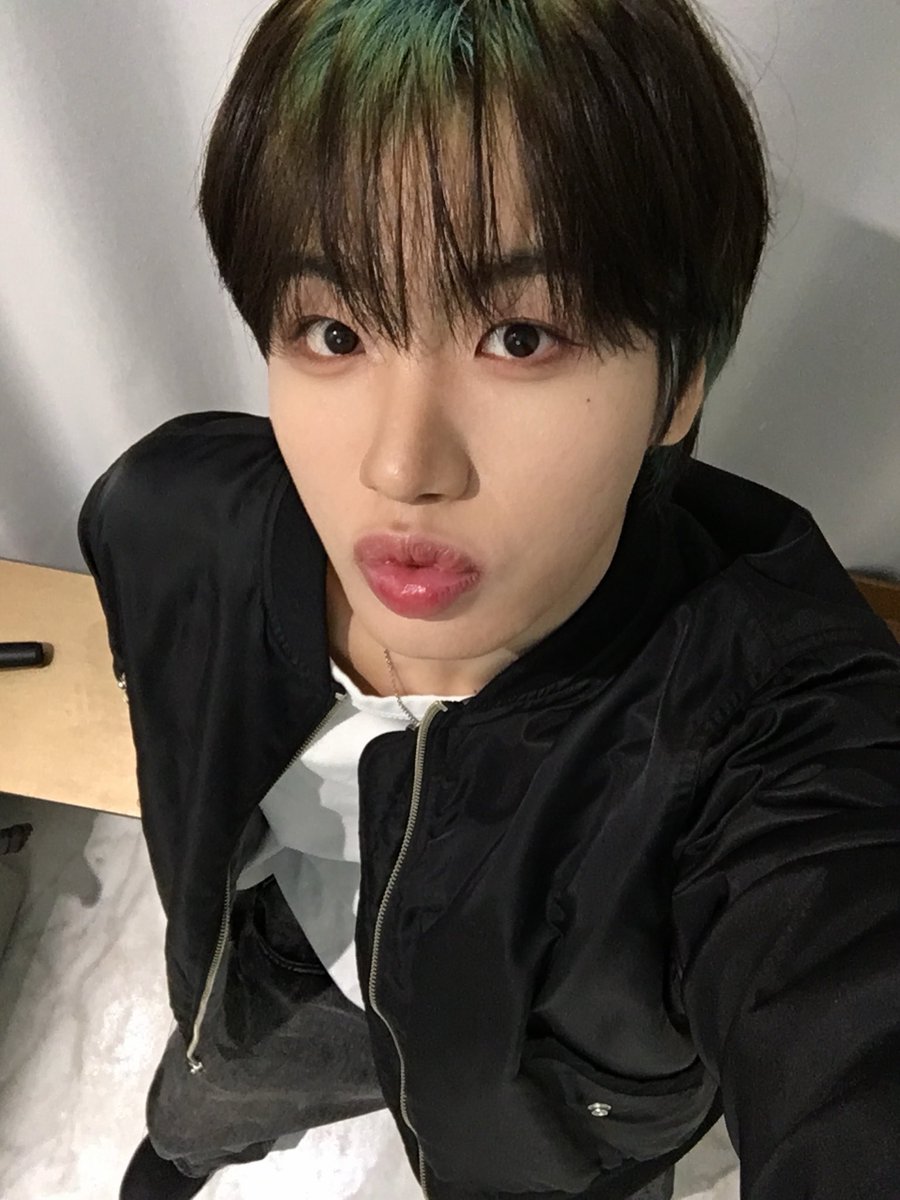 Behind-the-scenes cut of n.SSign