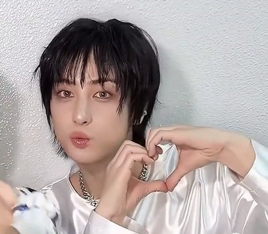 Behind-the-scenes cut of Taki (&TEAM)