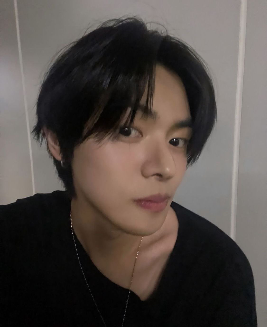 Behind-the-scenes cut of Lee Leo