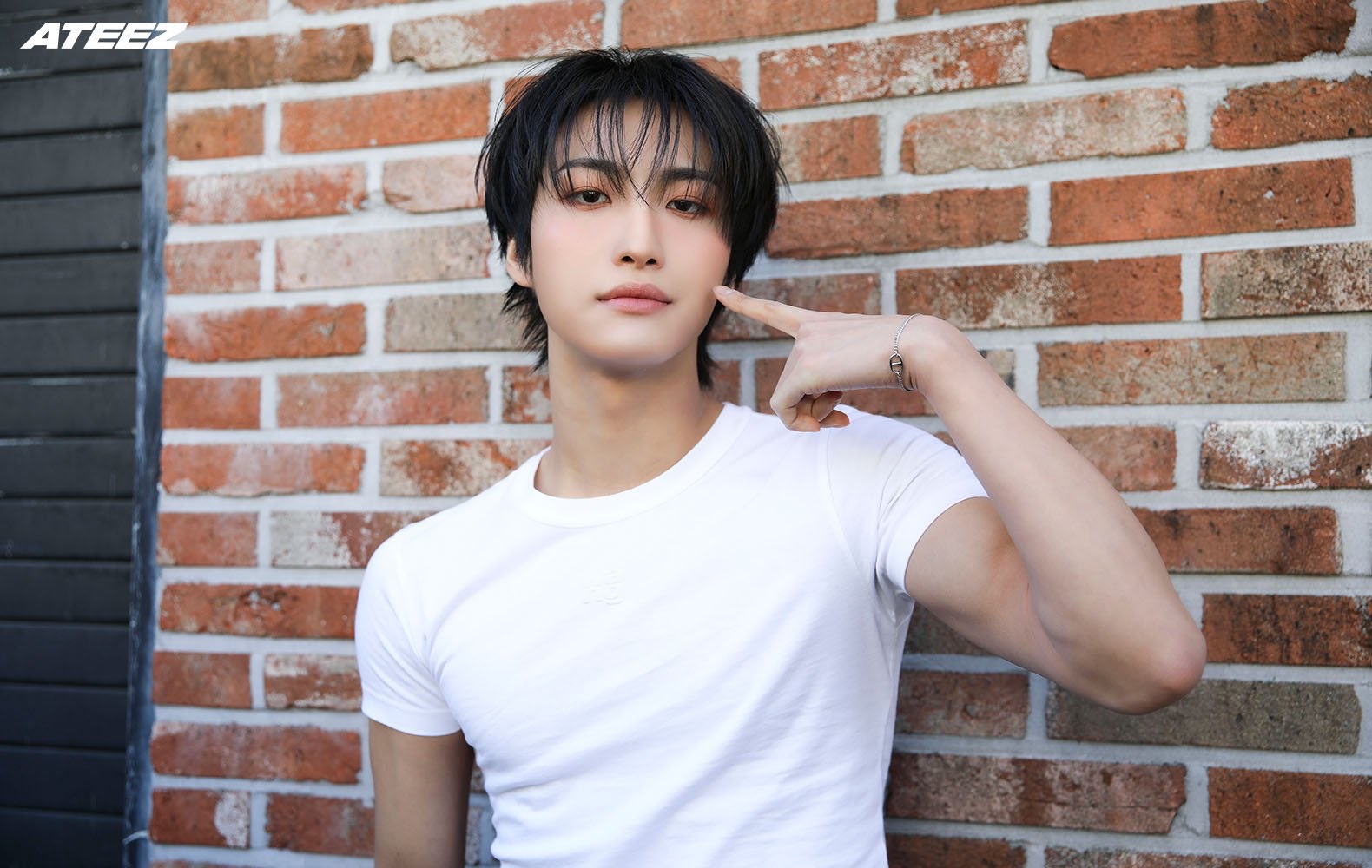 A heartfelt wallpaper shared by Seonghwa (ATEEZ)'s fans