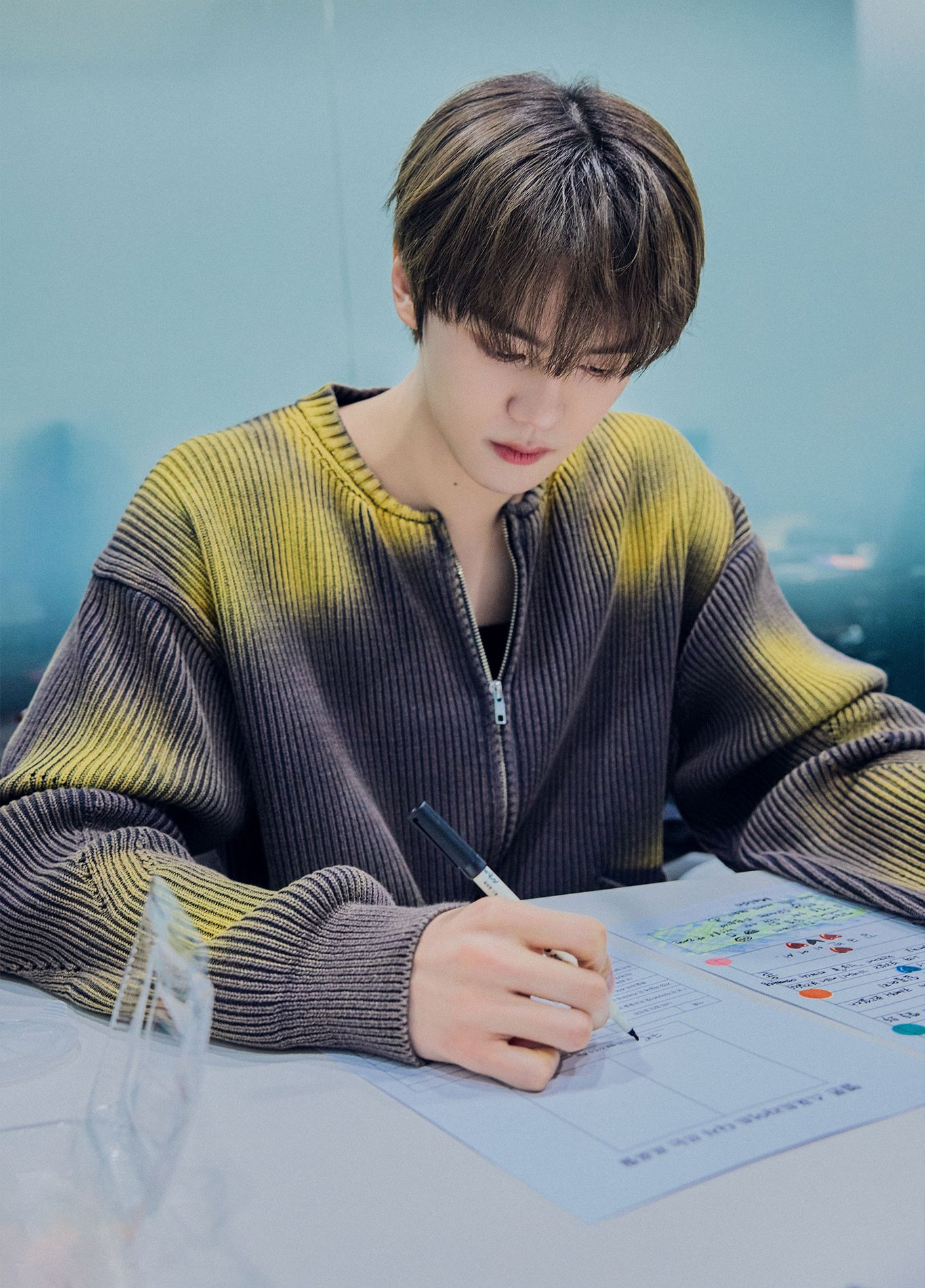 A moment captured by Kim Gyuvin (ZEROBASEONE)'s fan