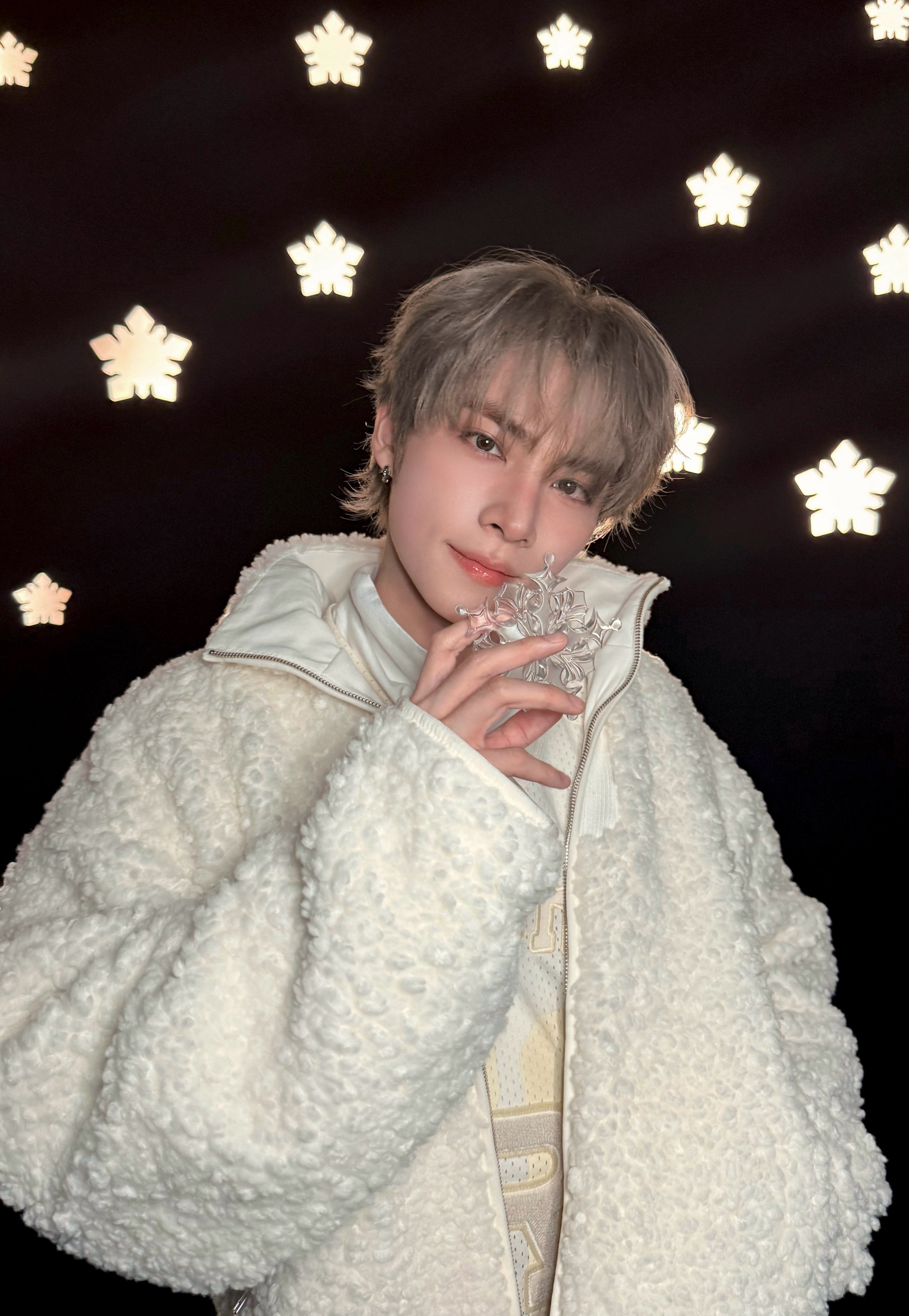 Recent activity shot of XIAOJUN (WayV)