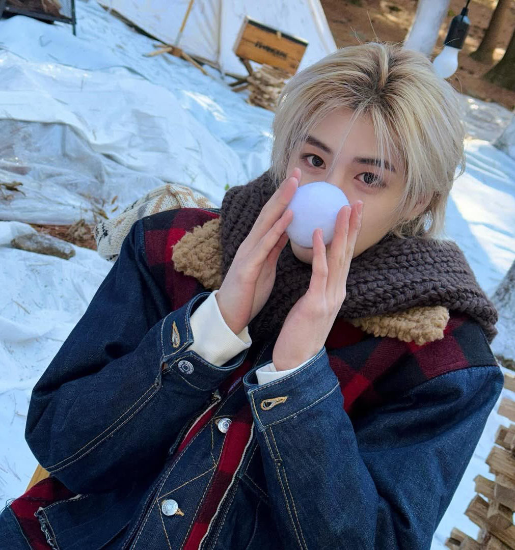 A moment captured by Leehan (BOYNEXTDOOR)'s fan