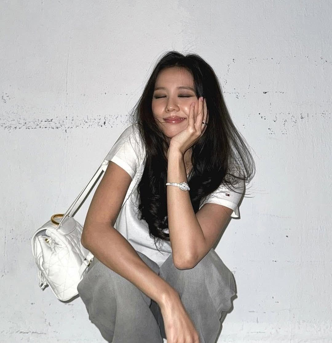 Latest photo of Jisoo (BLACKPINK)