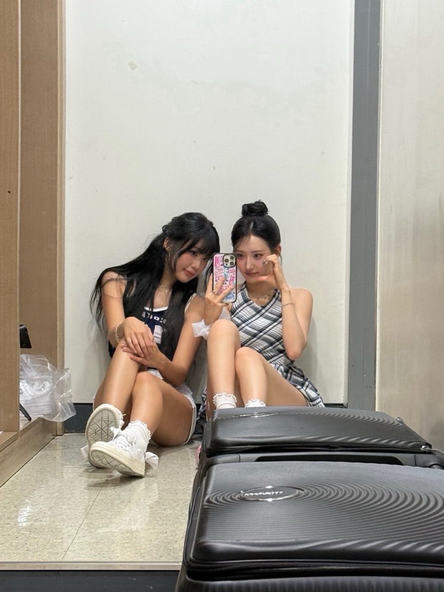A moment captured by H1-KEY's fan