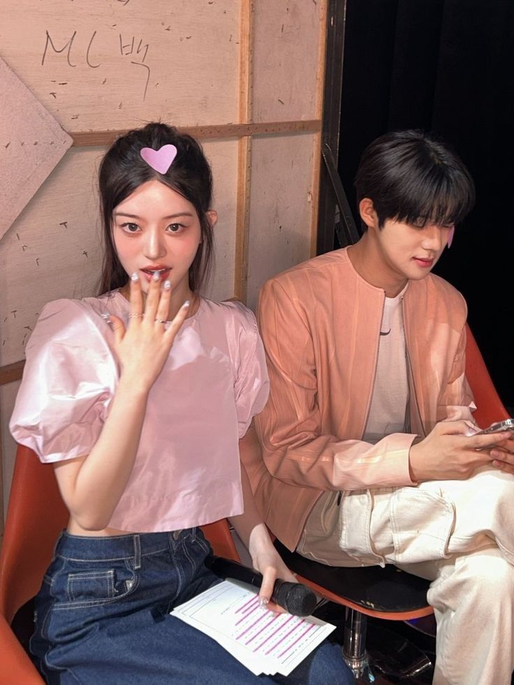 Behind-the-scenes cut of Minju (ILLIT)