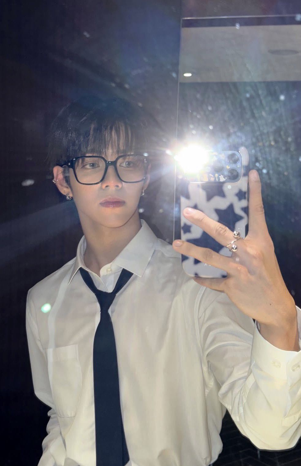 Behind-the-scenes cut of JL (AHOF)