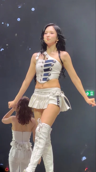 A heartfelt wallpaper shared by Mina (TWICE)'s fans