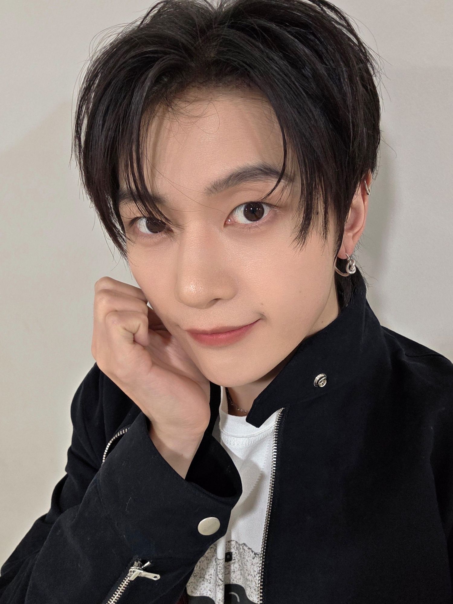 Recent activity shot of Seok Matthew (ZEROBASEONE)