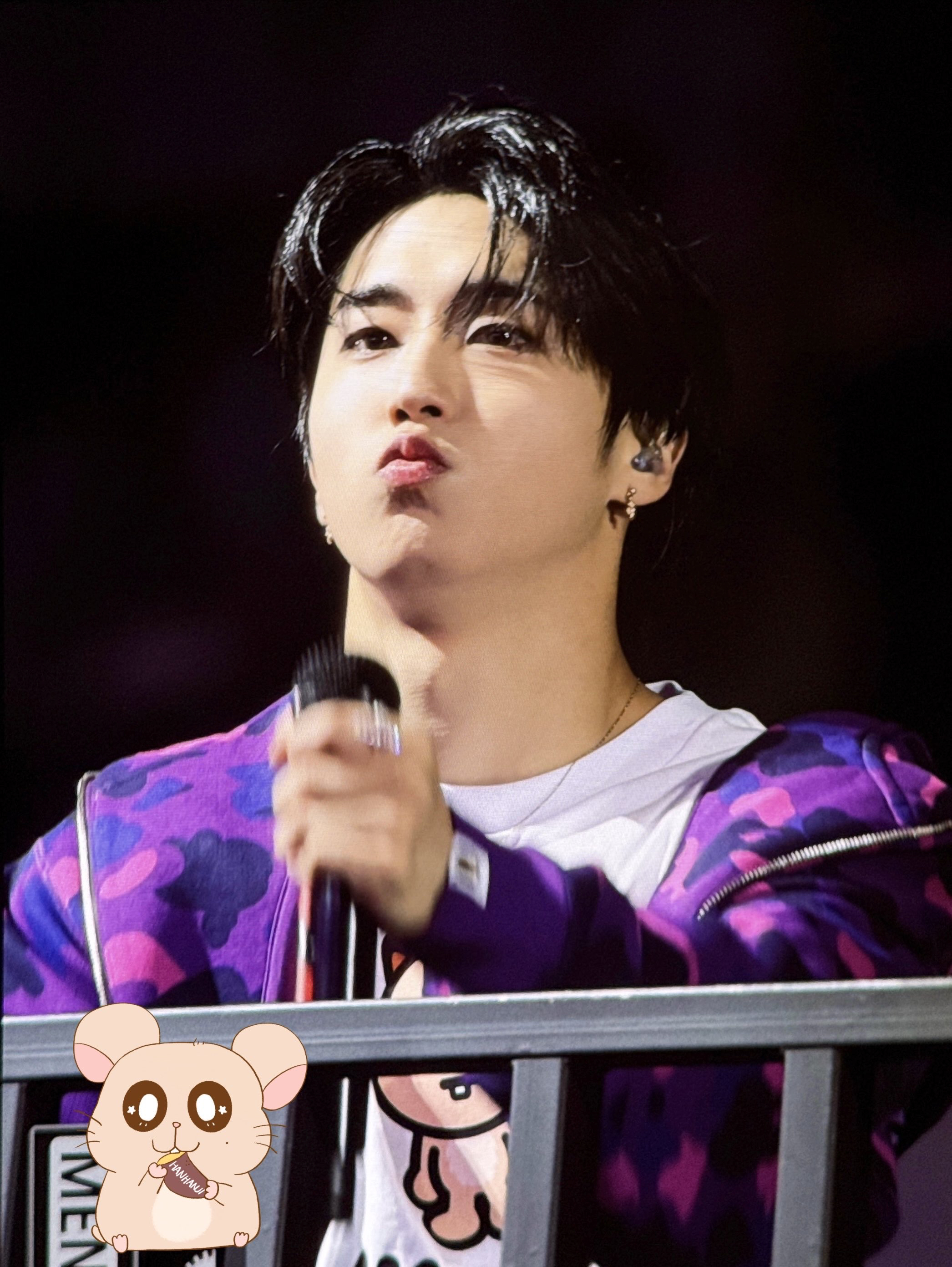 Latest photo of HAN (Stray Kids)