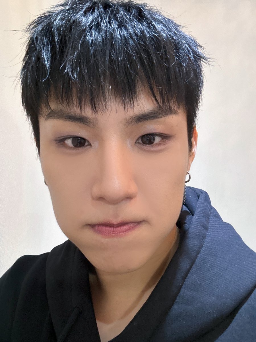 A moment captured by AB6IX's fan