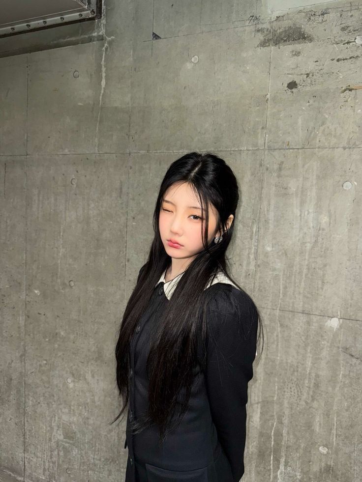 Recent activity shot of Wonhee (ILLIT)