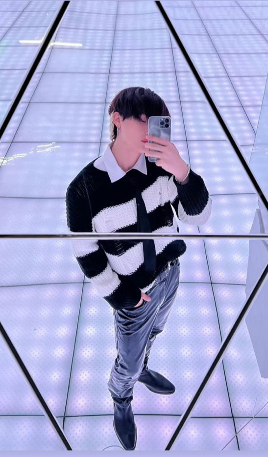 Latest photo of Nicholas (&TEAM)